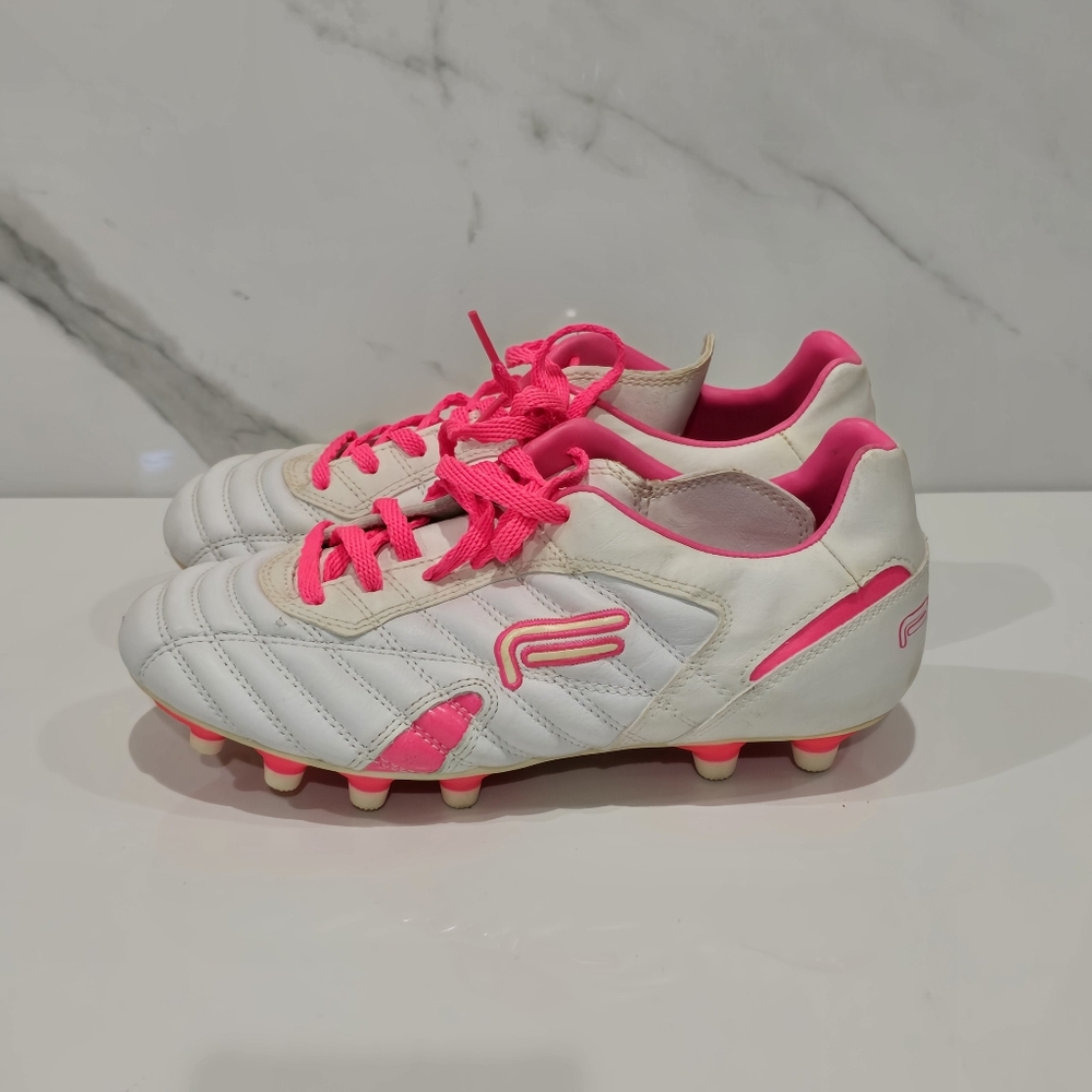 Fila | Forza II White & pink Soccer cleats Size 7